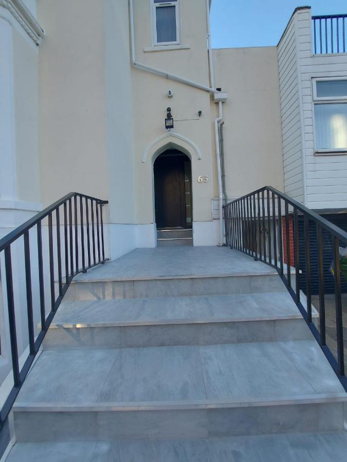 Inn By The Sea, Portsmouth - En Suite Rooms With Or Without Sea View, Onsite Ev 22Kw 포츠머스 외부 사진