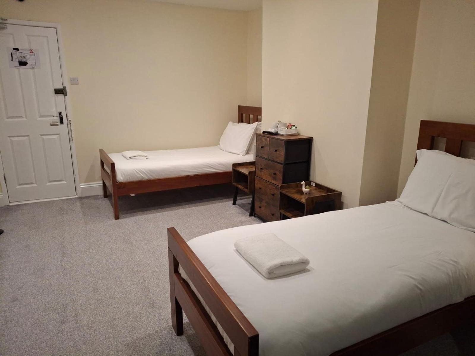 Inn By The Sea, Portsmouth - En Suite Rooms With Or Without Sea View, Onsite Ev 22Kw 포츠머스 외부 사진