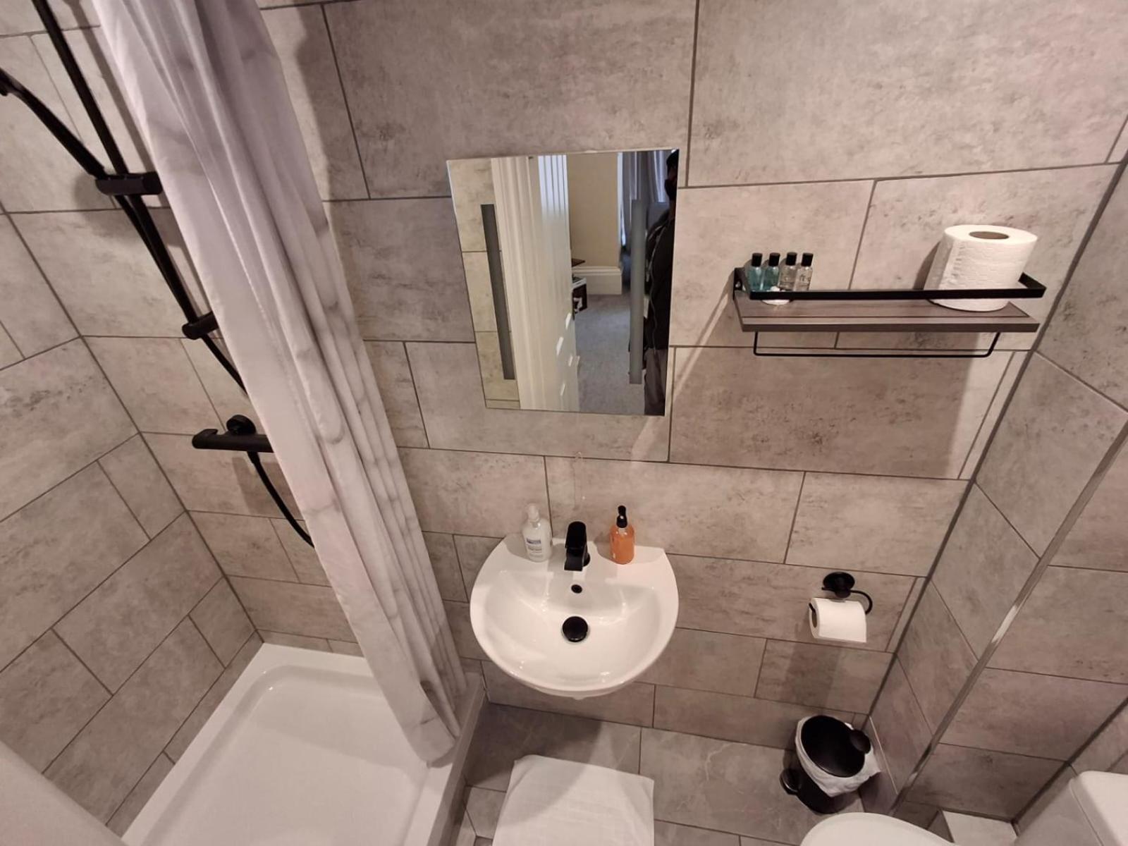 Inn By The Sea, Portsmouth - En Suite Rooms With Or Without Sea View, Onsite Ev 22Kw 포츠머스 외부 사진