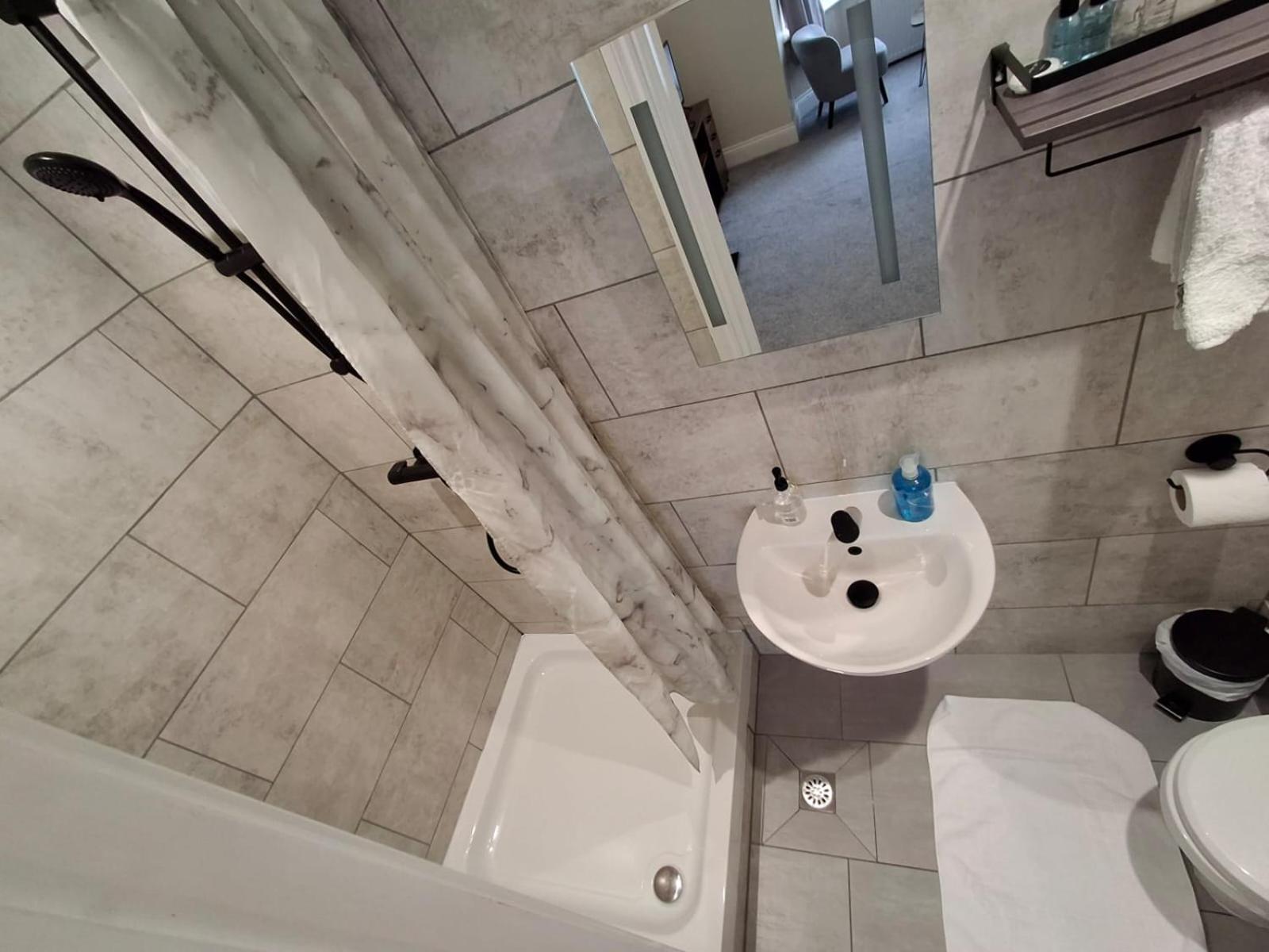 Inn By The Sea, Portsmouth - En Suite Rooms With Or Without Sea View, Onsite Ev 22Kw 포츠머스 외부 사진