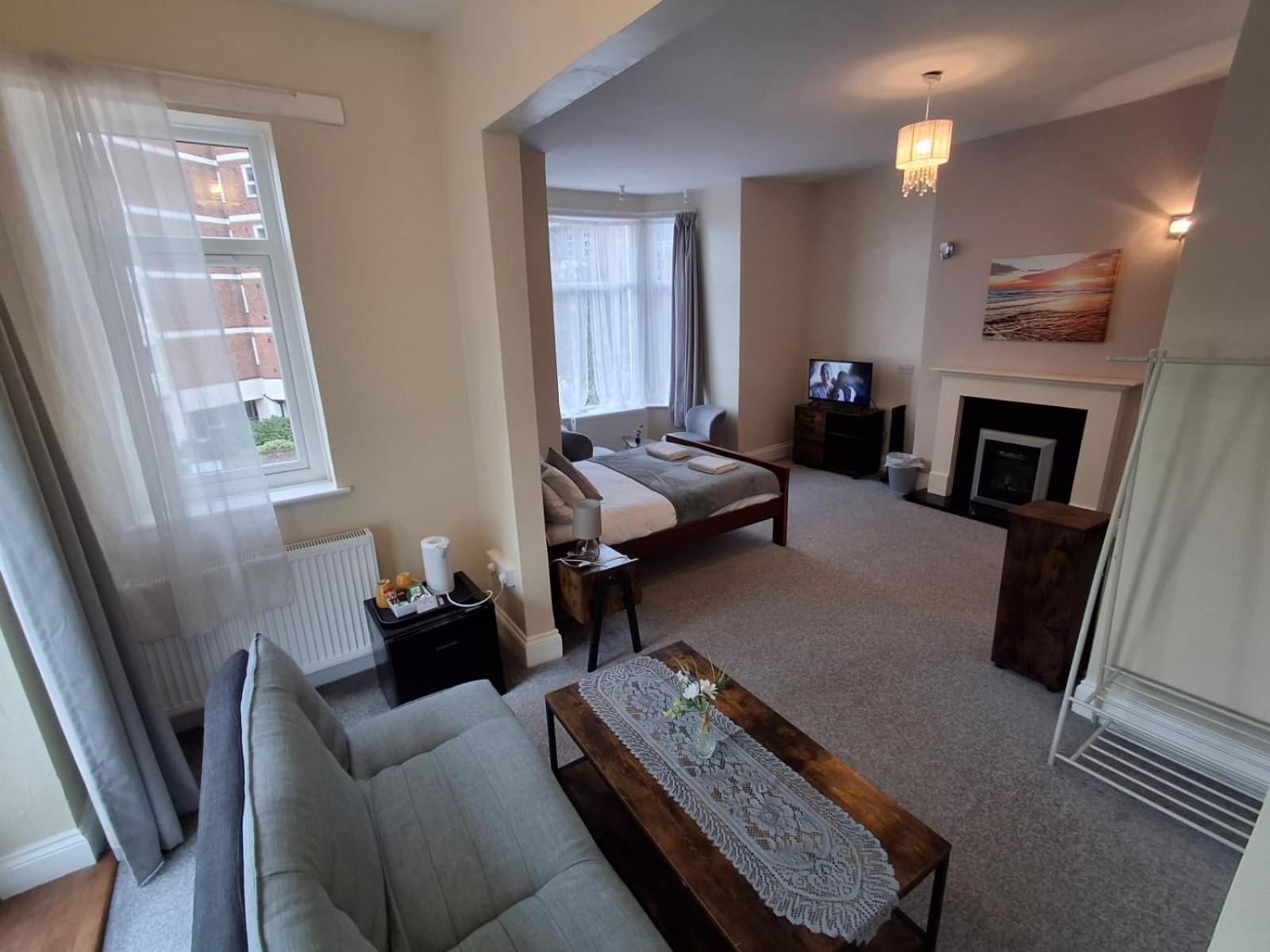 Inn By The Sea, Portsmouth - En Suite Rooms With Or Without Sea View, Onsite Ev 22Kw 포츠머스 외부 사진