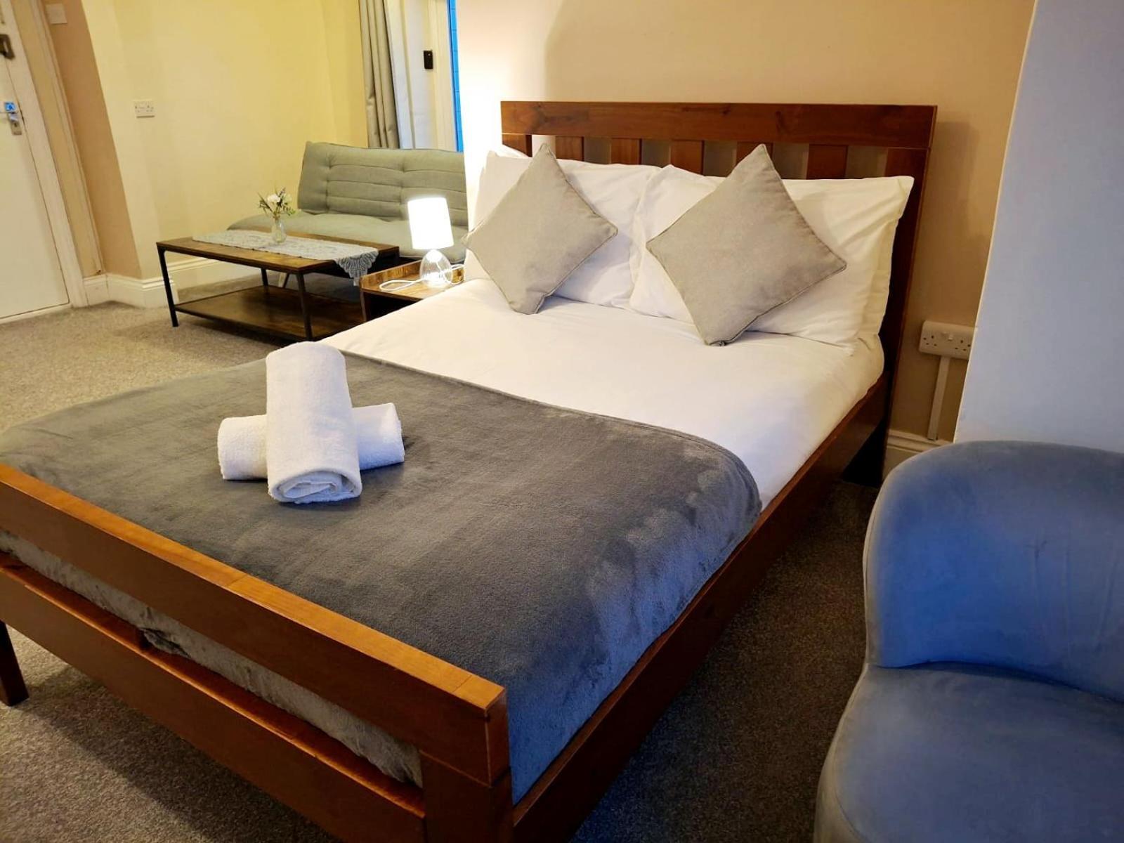 Inn By The Sea, Portsmouth - En Suite Rooms With Or Without Sea View, Onsite Ev 22Kw 포츠머스 외부 사진